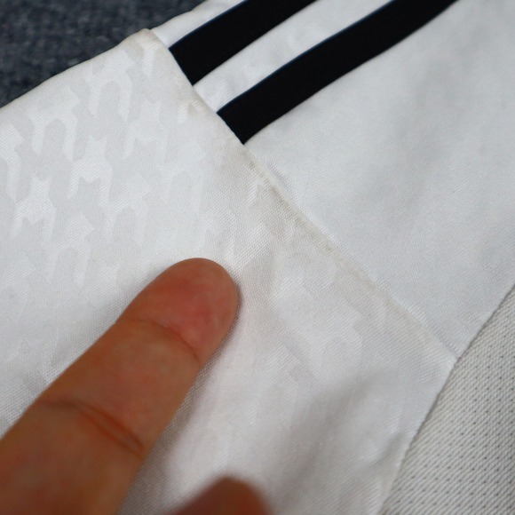 Real Madrid 2024-25 White Home Jersey Adidas Mens Large Aeroready NWT READ - Picture 15 of 16